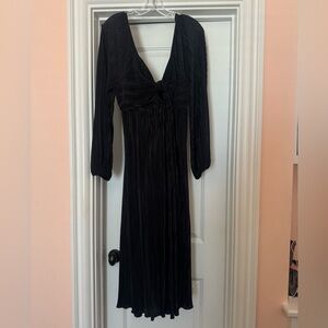 ARULA Black Long Sleeve Dress